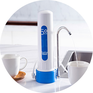 凈水機(jī)，有的凈水機(jī)使用的是黑金膜（石墨烯膜），有的是陶瓷膜供用戶(hù)選擇。